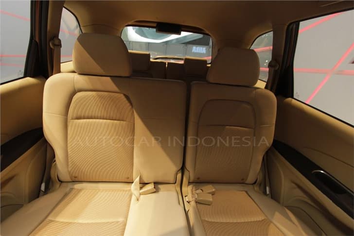 Honda Mobilio MPV photo gallery